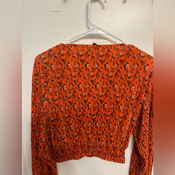 Urban Outfitters Cropped Plisse Wrap Top - Picture 8 of 9